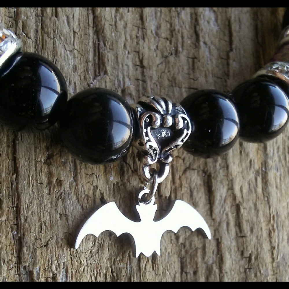 🌙🖤Bat Charm Stone Bracelet - Picture 10 of 15